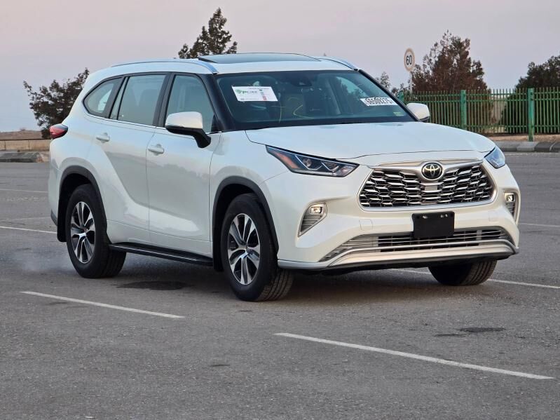 Toyota Highlander 2021 - 625 000 TMT - Ашхабад - img 1