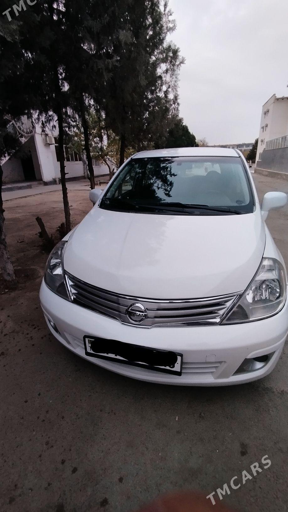 Nissan Versa 2010 - 130 000 TMT - Büzmeýin - img 1