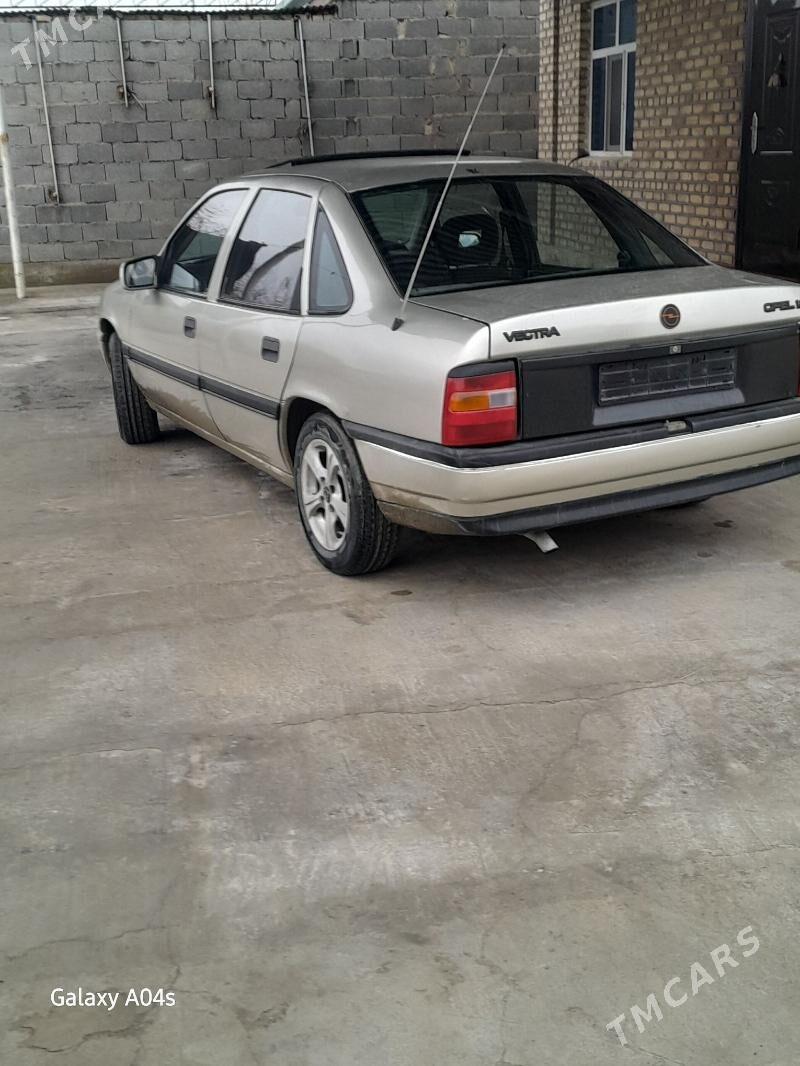 Opel Vectra 1990 - 39 000 TMT - Bäherden - img 1