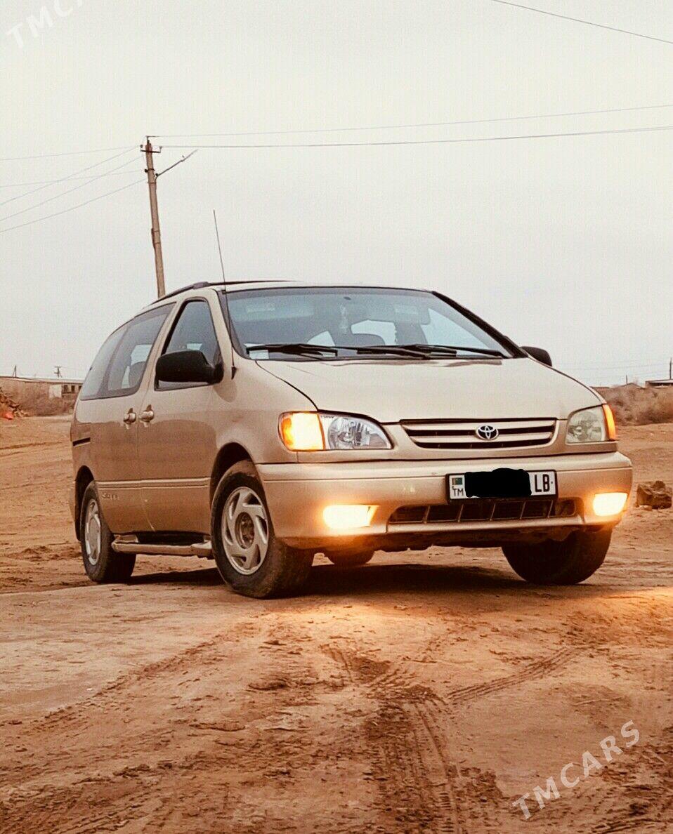 Toyota Sienna 2001 - 175 000 TMT - Saýat - img 1