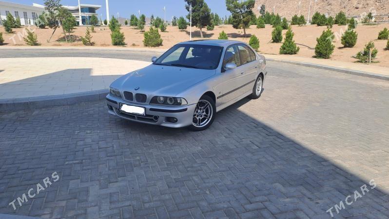 BMW E39 2002 - 185 000 TMT - Mary - img 1