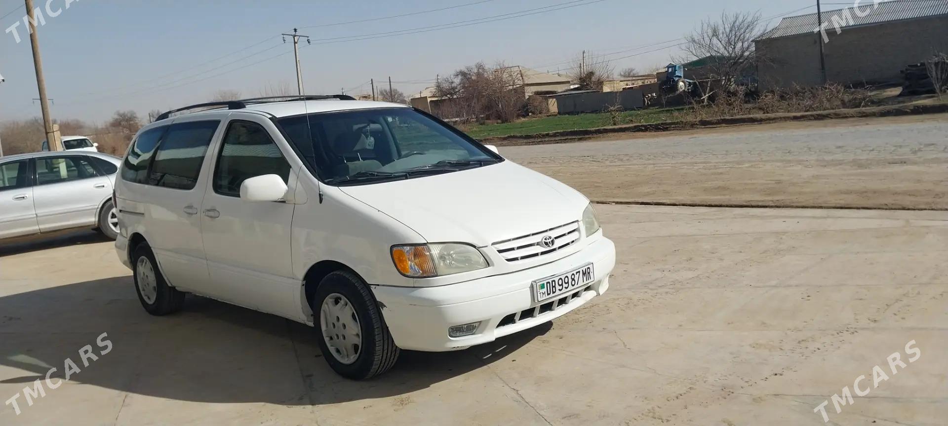 Toyota Sienna 2002 - 180 000 TMT - Туркменгала - img 1