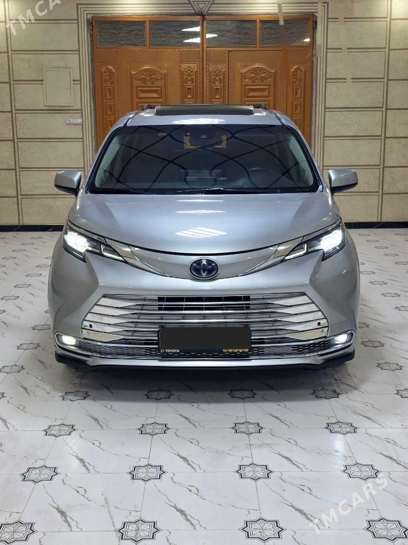 Toyota Sienna 2021 - 530 000 TMT - Дянев - img 1
