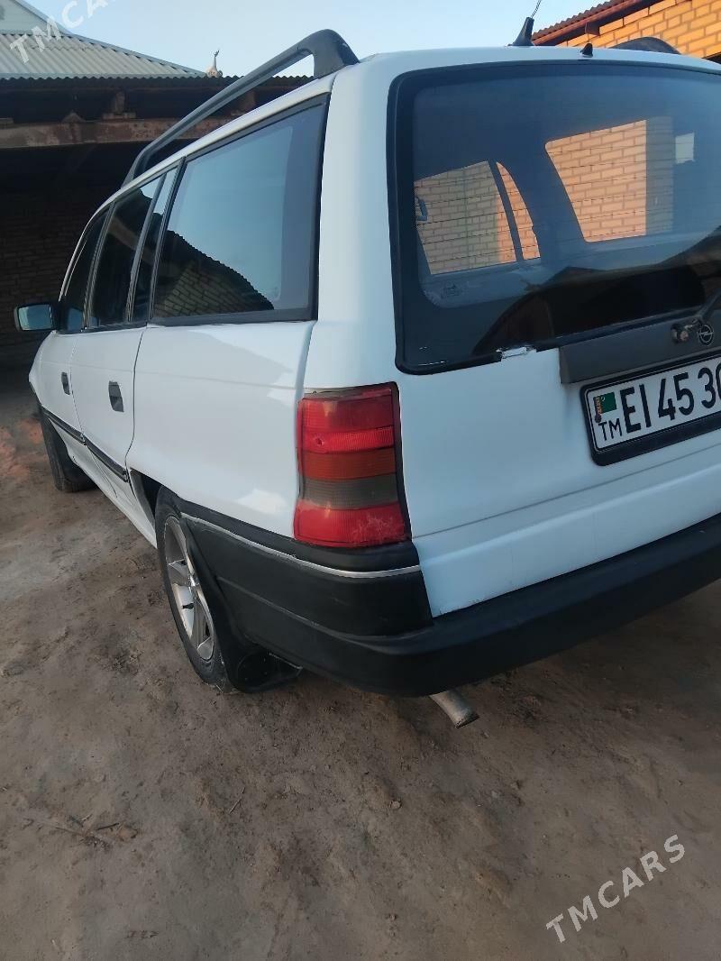 Opel Astra 1992 - 36 000 TMT - Мары - img 1