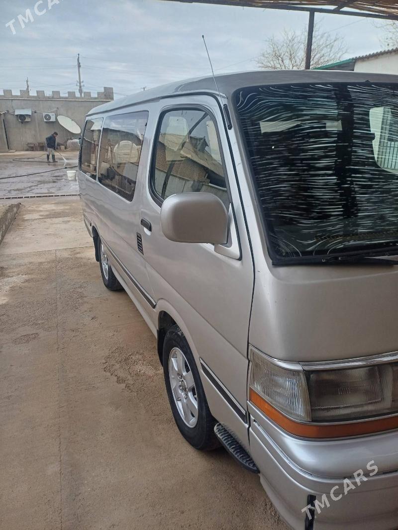 Toyota Hiace 1992 - 69 000 TMT - Теджен - img 1