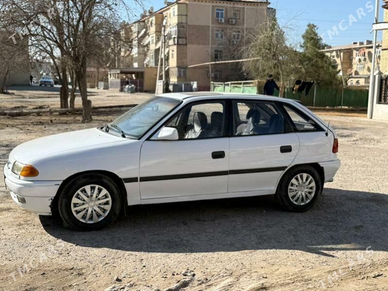 Opel Astra 1992 - 35 000 TMT - Мары - img 1
