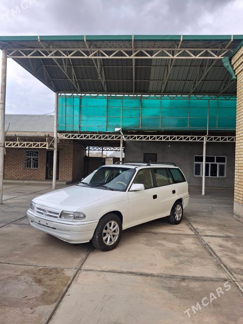 Opel Astra 1992 - 46 000 TMT - Bäherden - img 1