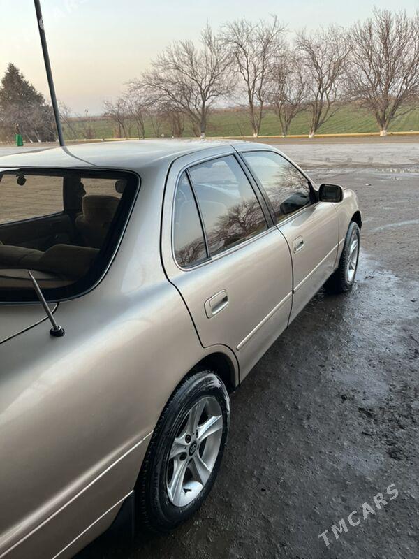 Toyota Camry 1994 - 125 000 TMT - Dänew - img 1