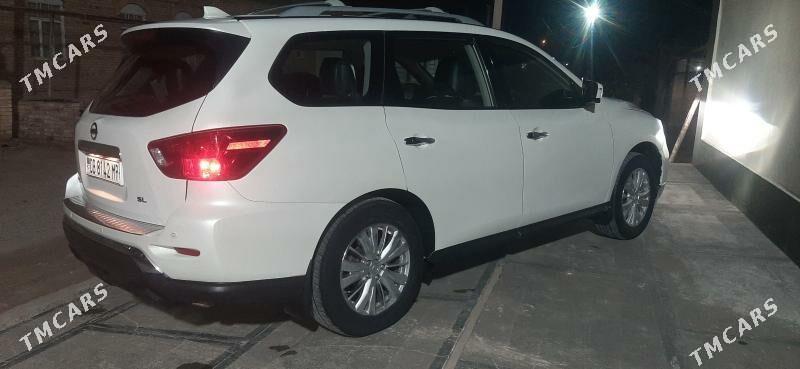 Nissan Pathfinder 2019 - 320 000 TMT - Мары - img 1