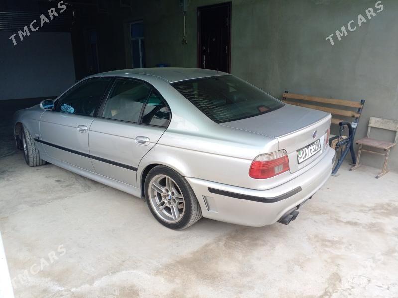BMW E39 2001 - 140 000 TMT - Türkmenbaşy - img 1