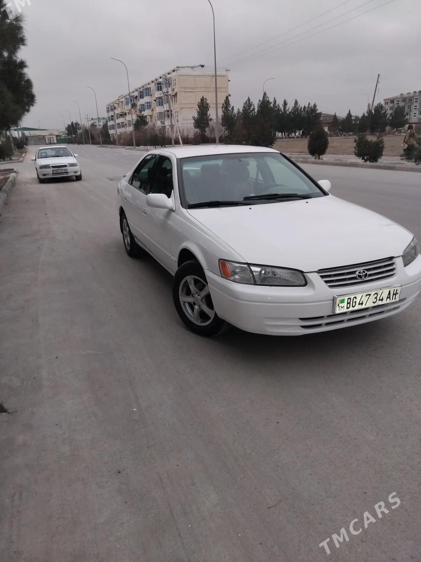 Toyota Camry 1998 - 130 000 TMT - Ak bugdaý etraby - img 1