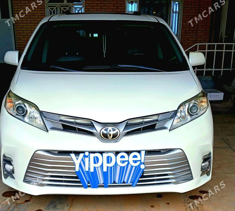 Toyota Sienna 2018 - 510 000 TMT - Сакарчага - img 1
