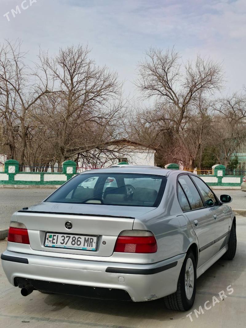 BMW E39 2000 - 95 000 TMT - Mary - img 1