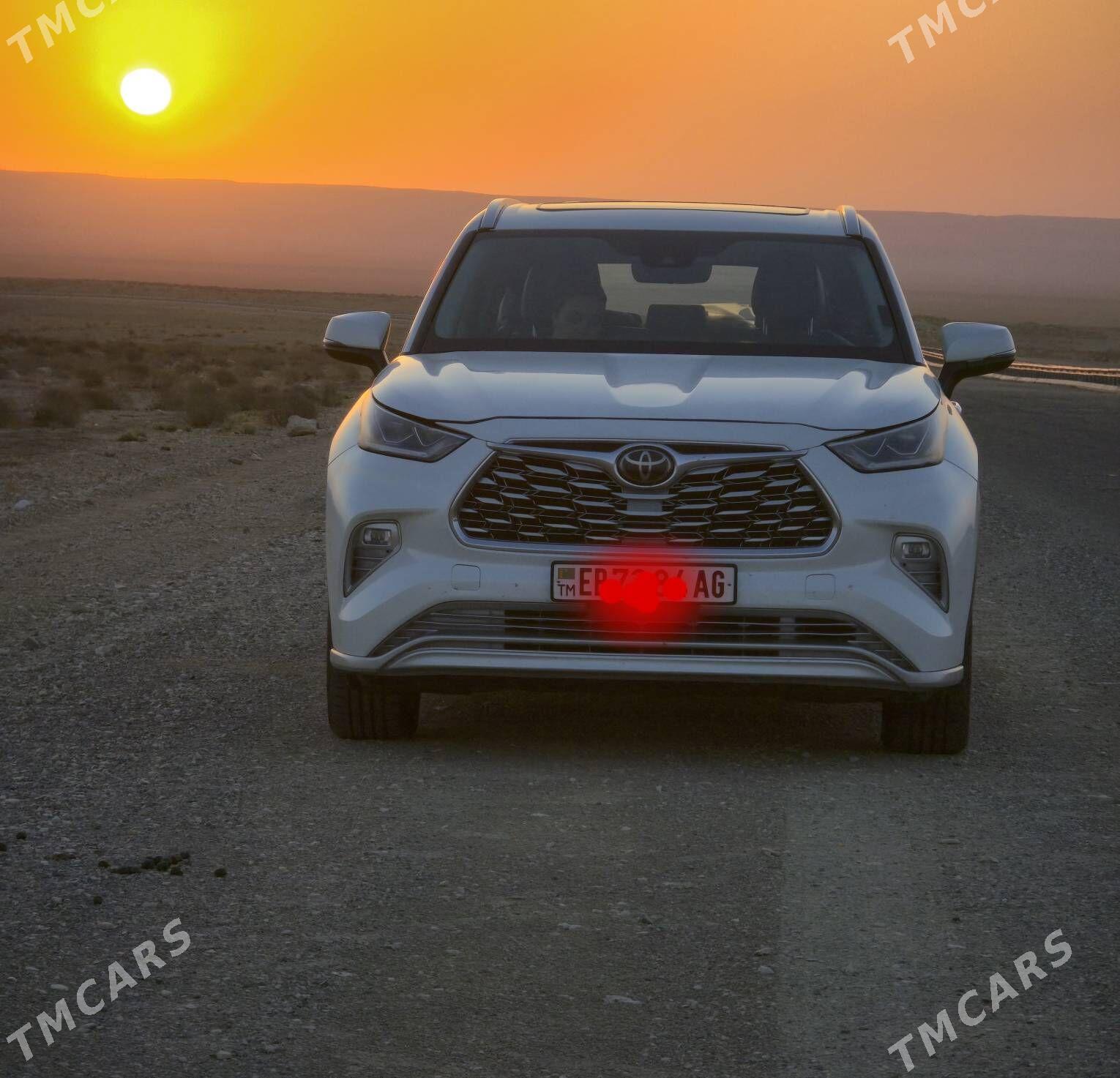 Toyota Highlander 2021 - 525 000 TMT - Arçabil şaýoly - img 1