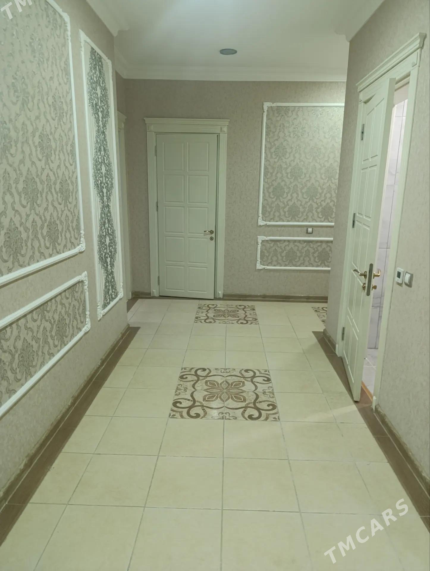 Çehow elitka 4 komnat - Çehow köç. (A.Nyýazow şaýoly) - img 1