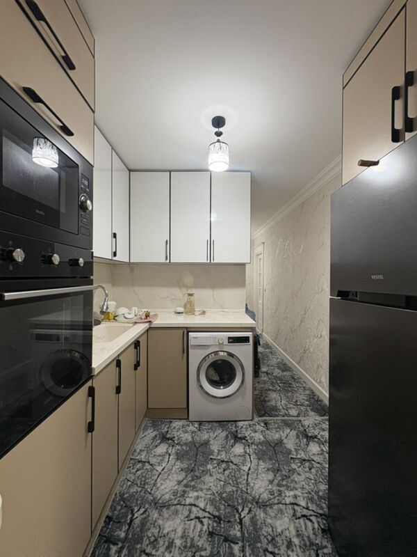 11 MKR EWRO 4/1 ET 2 KOMNAT - 11 mkr - img 1