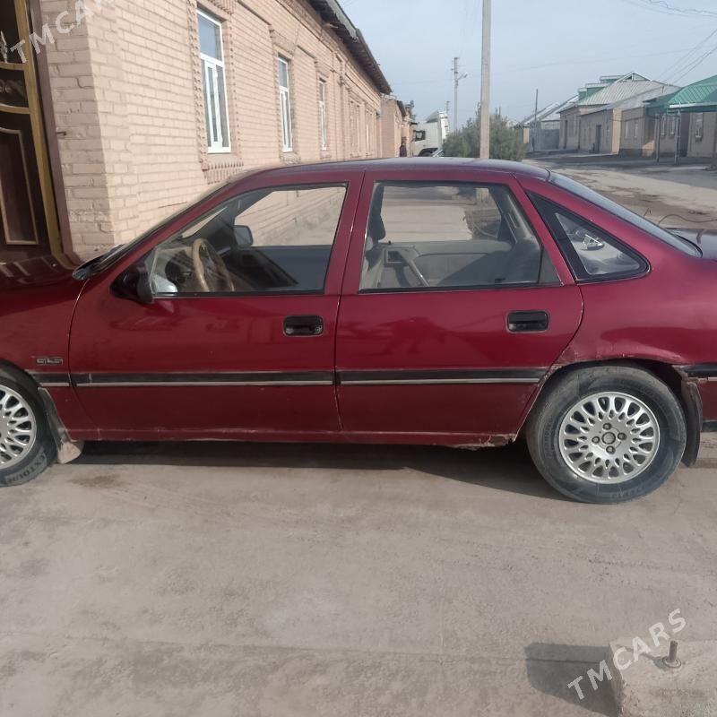 Opel Vectra 1989 - 25 000 TMT - Дянев - img 1