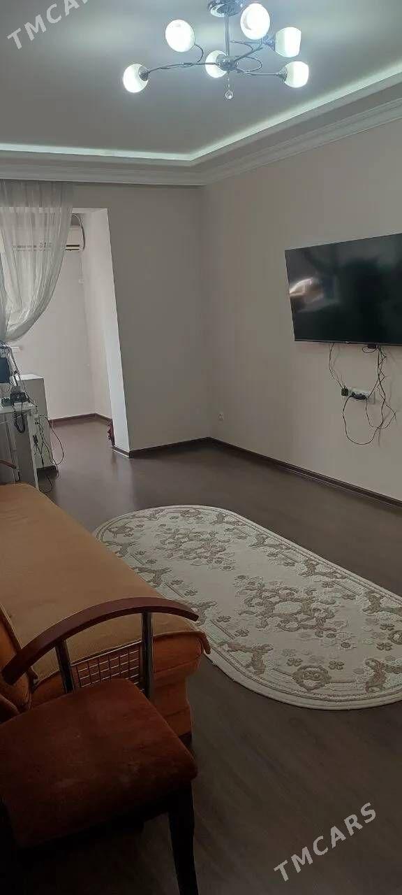 11мкр 4эт 1ком 42м2 Срочно - Aşgabat - img 1
