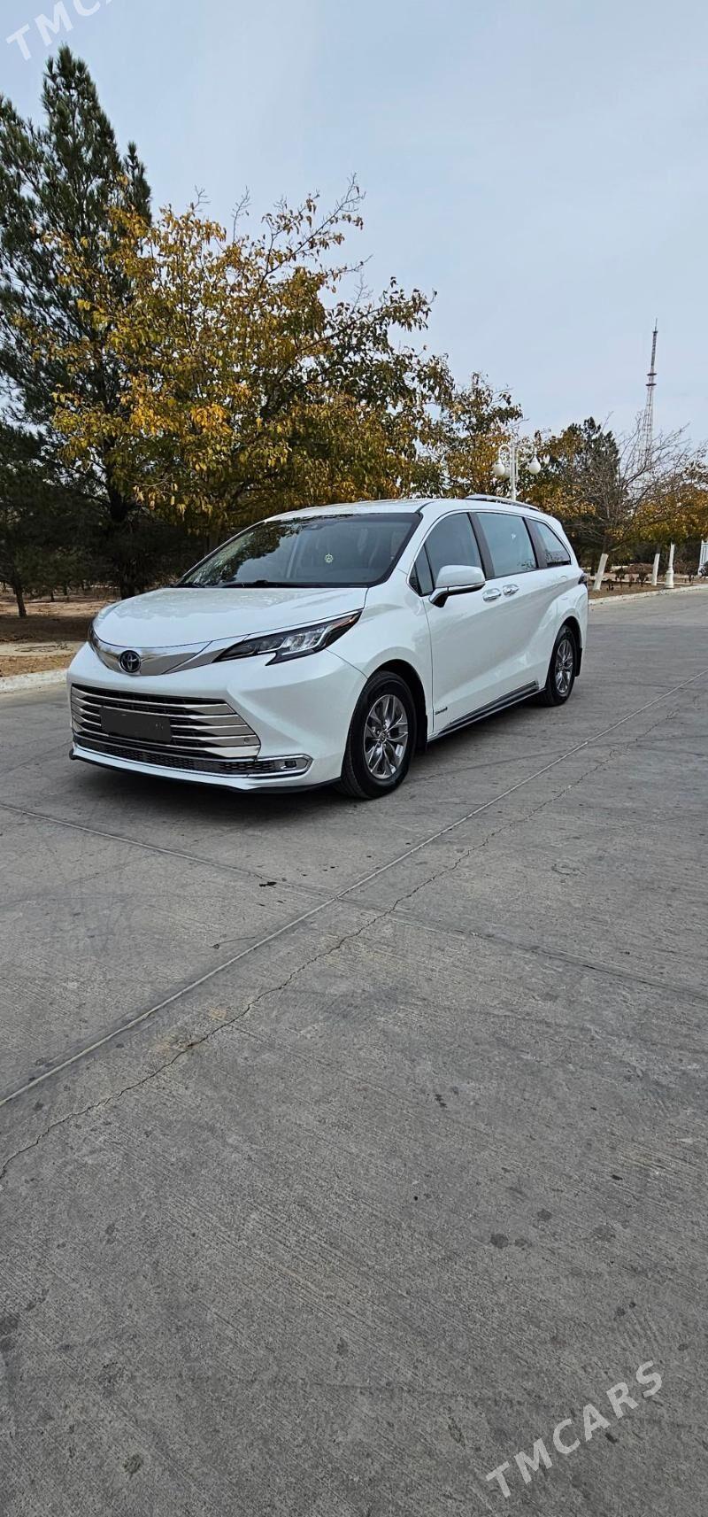 Toyota Sienna 2021 - 520 000 TMT - Balkanabat - img 1