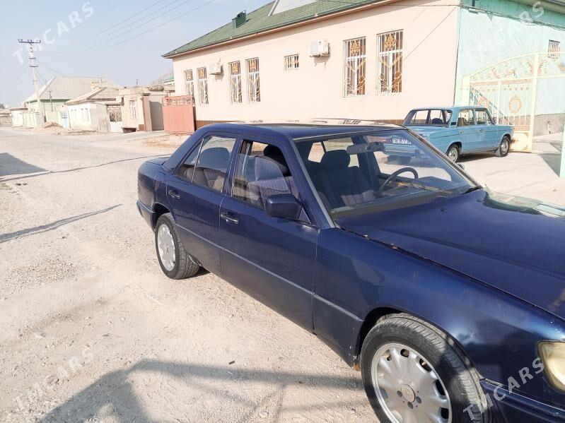 Mercedes-Benz 230E 1991 - 25 000 TMT - Балканабат - img 1