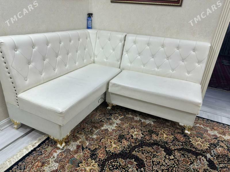 diwan - Туркменбаши - img 1