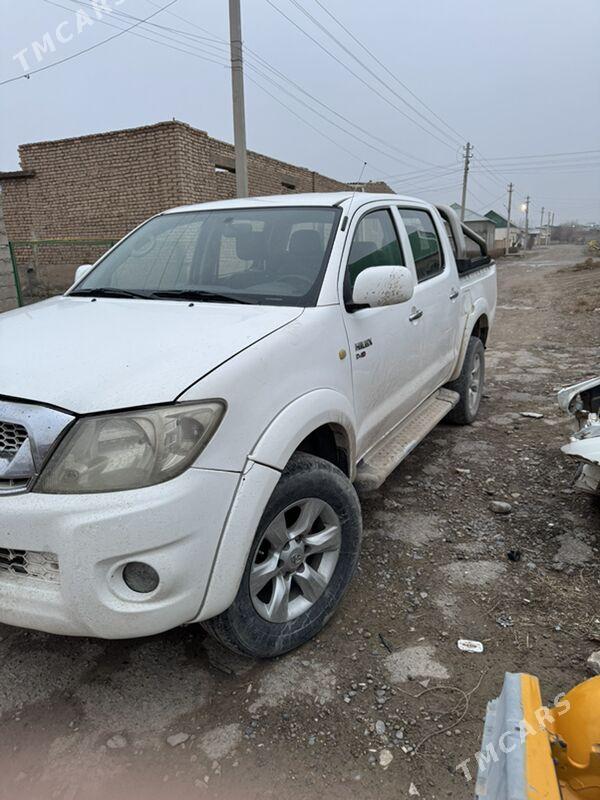 Toyota Hilux 2006 - 140 000 TMT - Кака - img 1