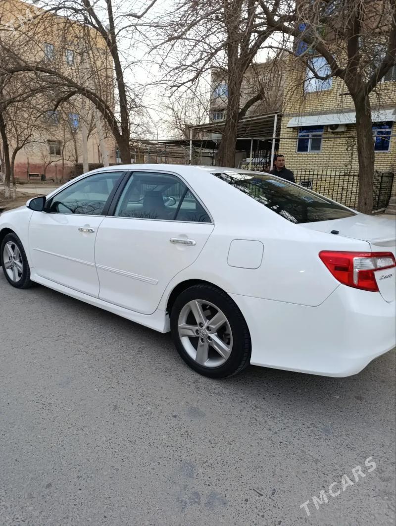 Toyota Camry 2014 - 229 000 TMT - Мары - img 1