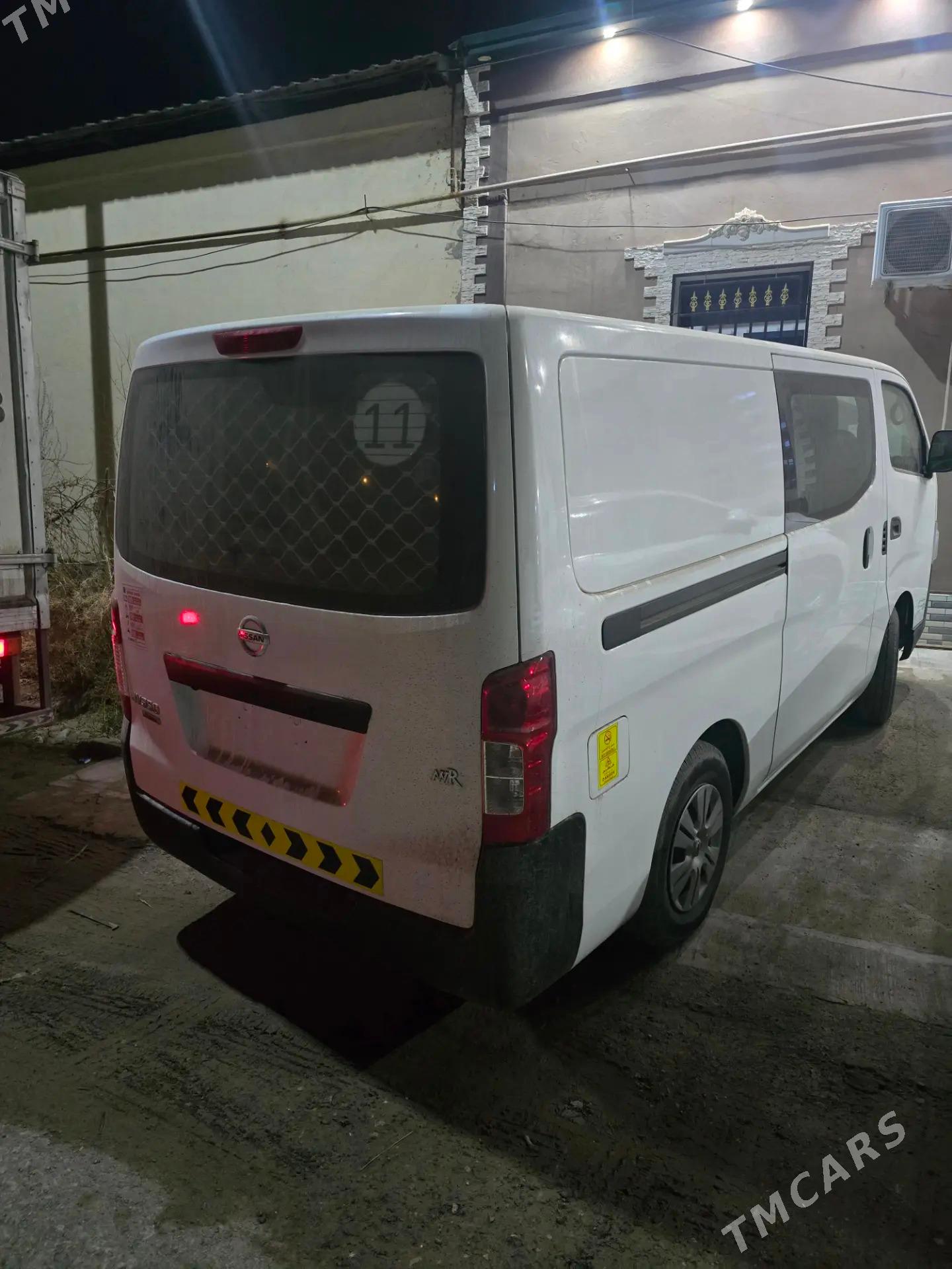 Nissan Urvan 2021 - 320 000 TMT - Туркменабат - img 1