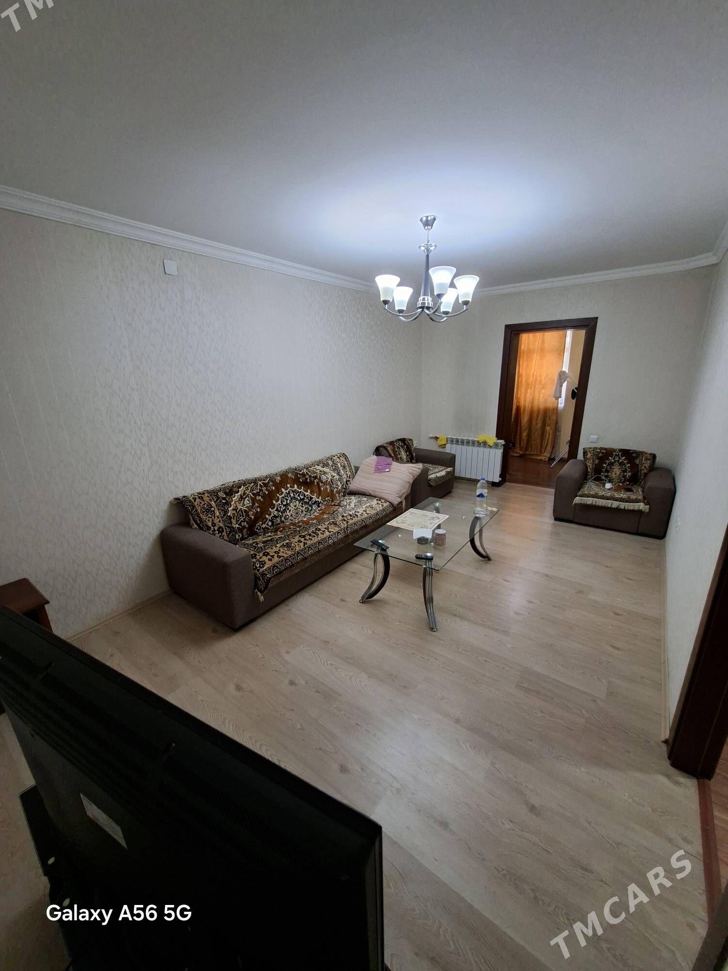 4mikr 2kom 1etaj - 4 мкр - img 1