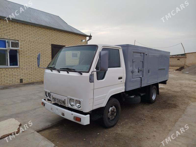 Mitsubishi Canter 1992 - 100 000 TMT - Murgap - img 1