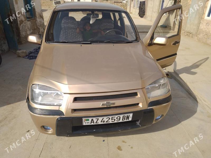 Chevrolet Niva 2005 - 60 000 TMT - Гумдаг - img 1