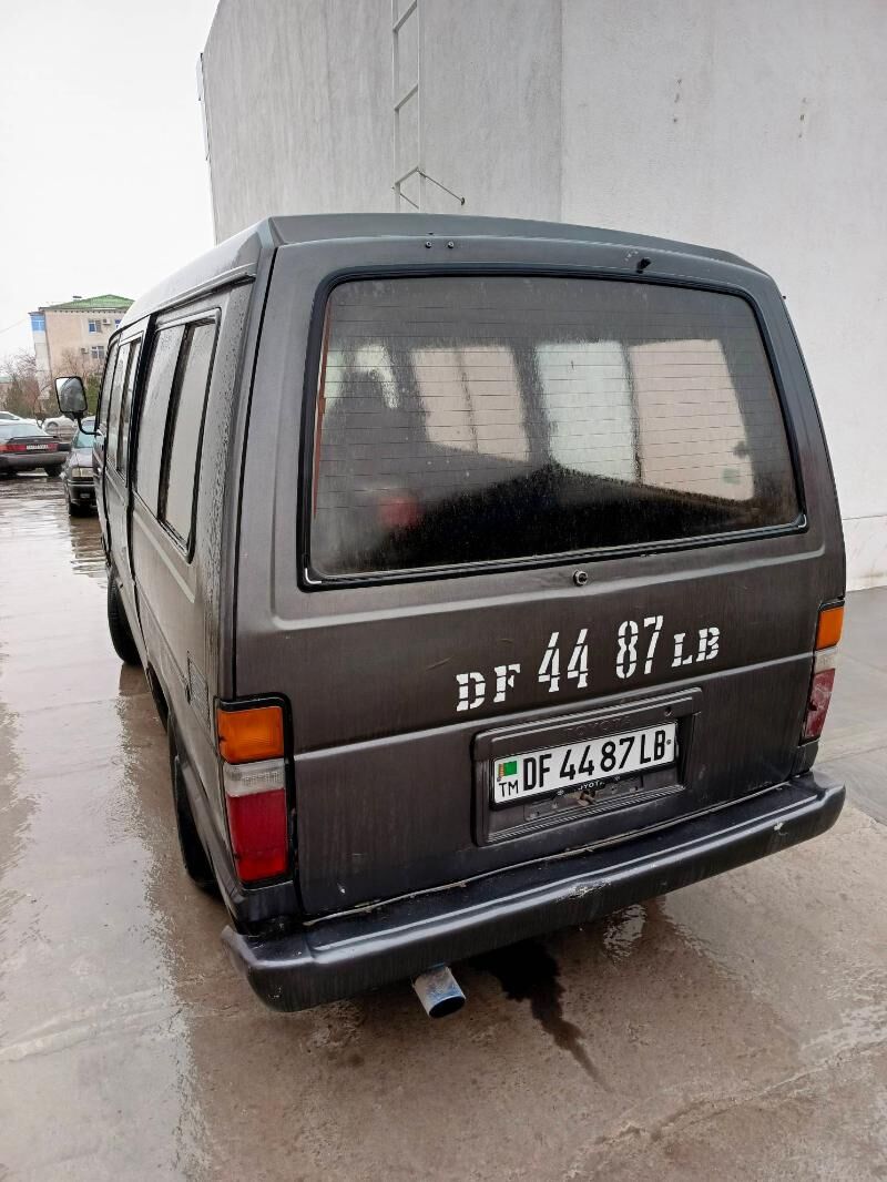 Toyota Hiace 1989 - 55 000 TMT - Туркменабат - img 1