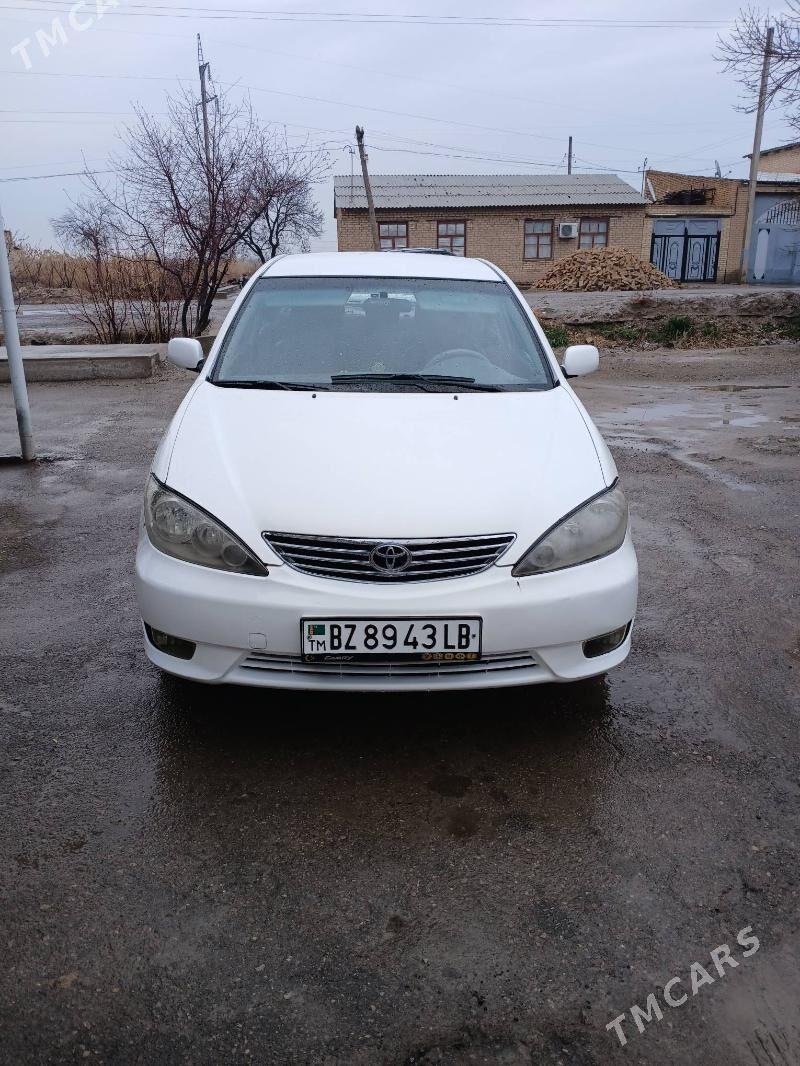 Toyota Camry 2004 - 170 000 TMT - Сакар - img 1