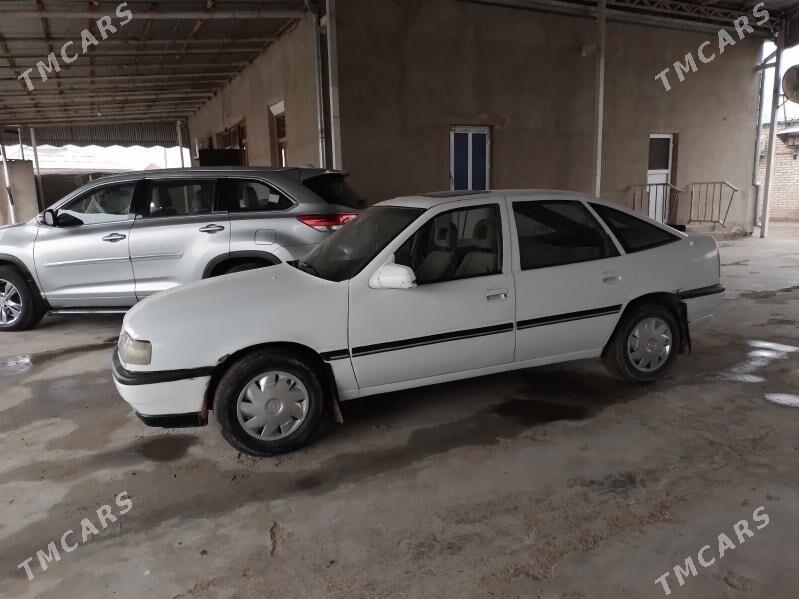 Opel Vectra 1990 - 22 000 TMT - Мары - img 1