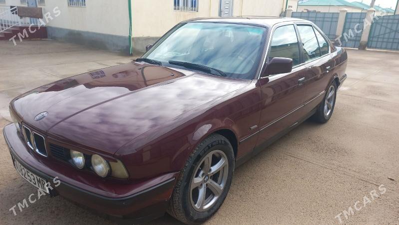 BMW 520 1990 - 65 000 TMT - Мары - img 1
