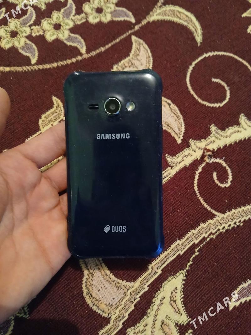 SAMSUNG J1 ACE - Bäherden - img 1