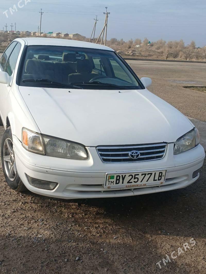 Toyota Camry 2001 - 130 000 TMT - Халач - img 1