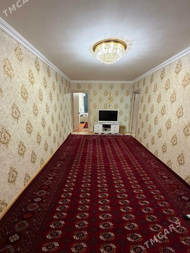 10 мкр 2 комнатная 4 этаж - Ашхабад - img 1