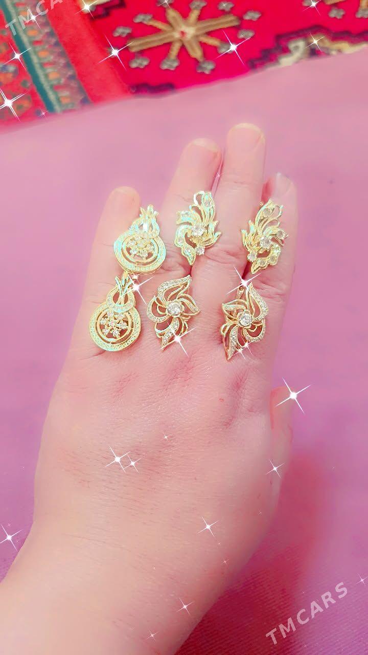 yuzukler gulakhalkalar - Дашогуз - img 1