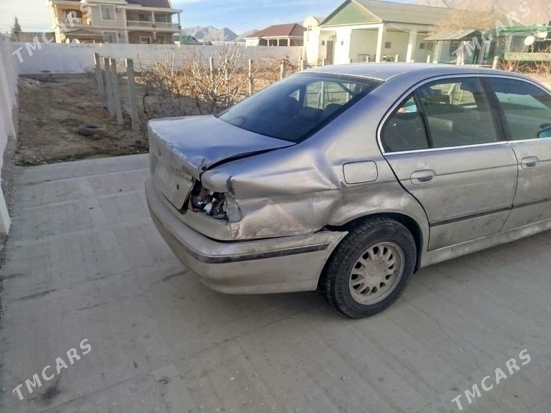 BMW E39 2000 - 80 000 TMT - Балканабат - img 1