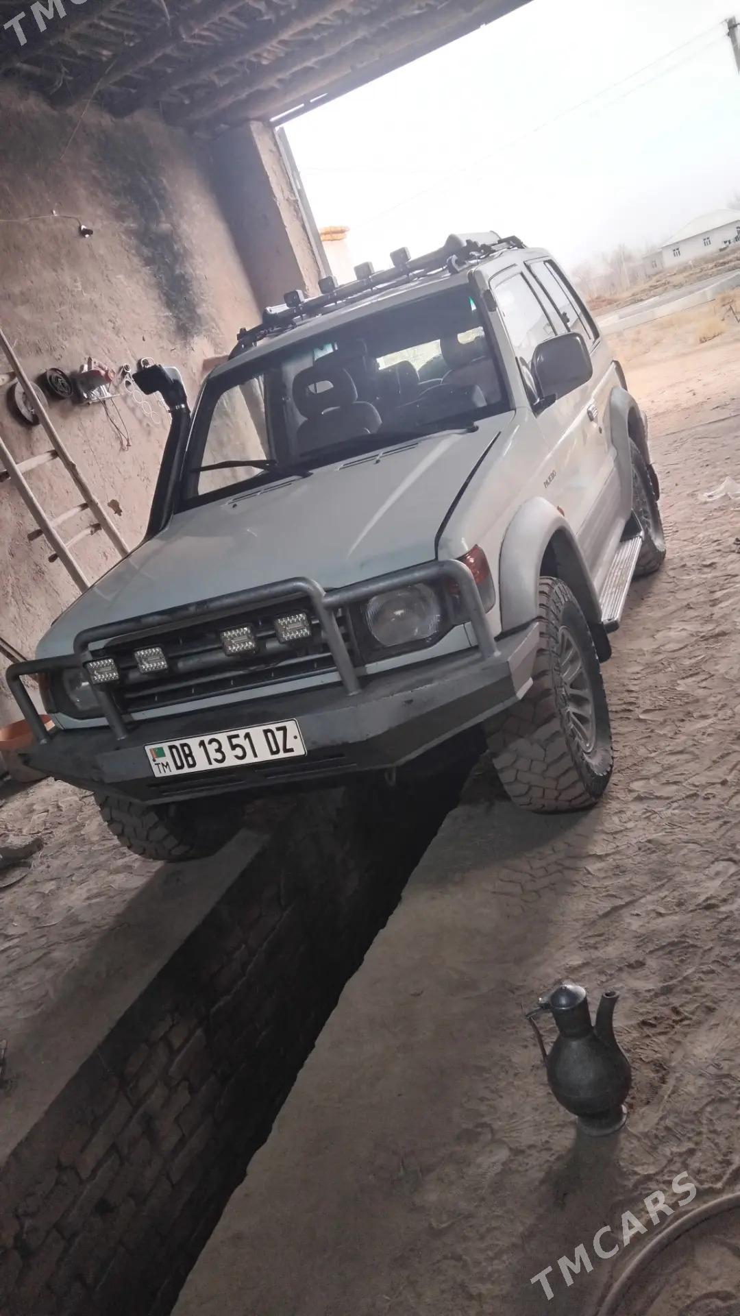 Mitsubishi Pajero 1993 - 65 000 TMT - Губадаг - img 1