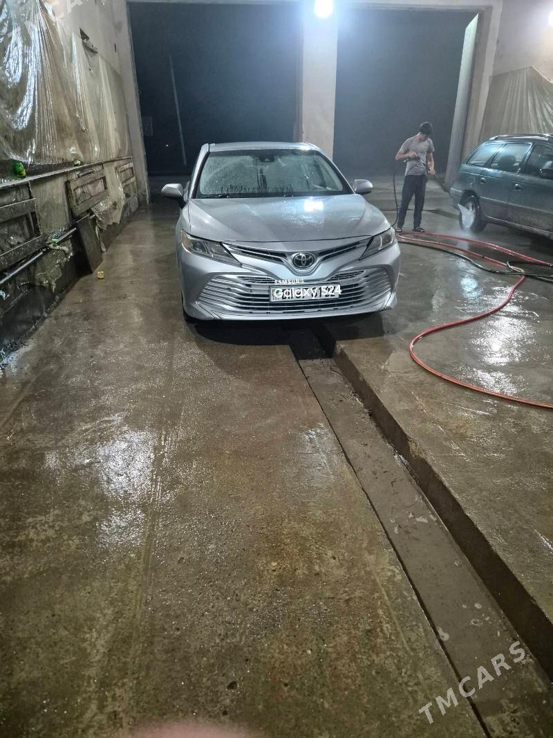 Toyota Camry 2018 - 290 000 TMT - Şabat etr. - img 1