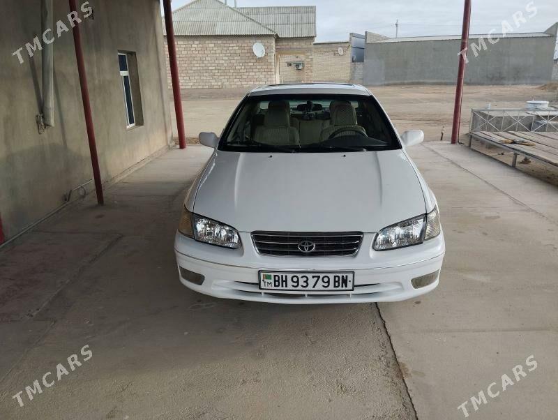 Toyota Camry 2001 - 160 000 TMT - Гумдаг - img 1