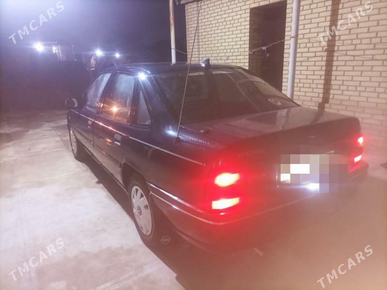 Opel Vectra 1991 - 40 000 TMT - Мары - img 1