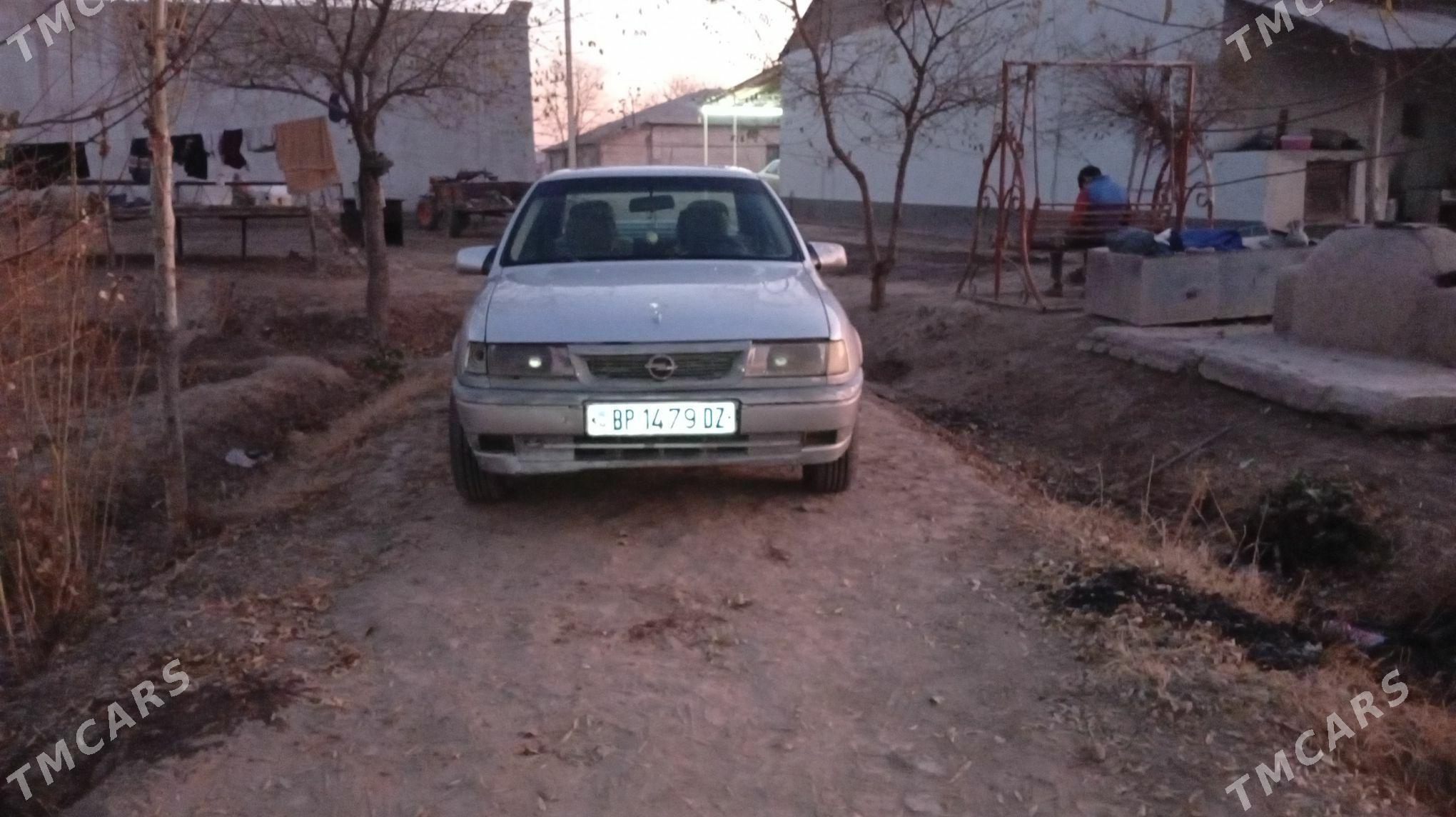 Opel Vectra 1991 - 45 000 TMT - Gurbansoltan Eje - img 1