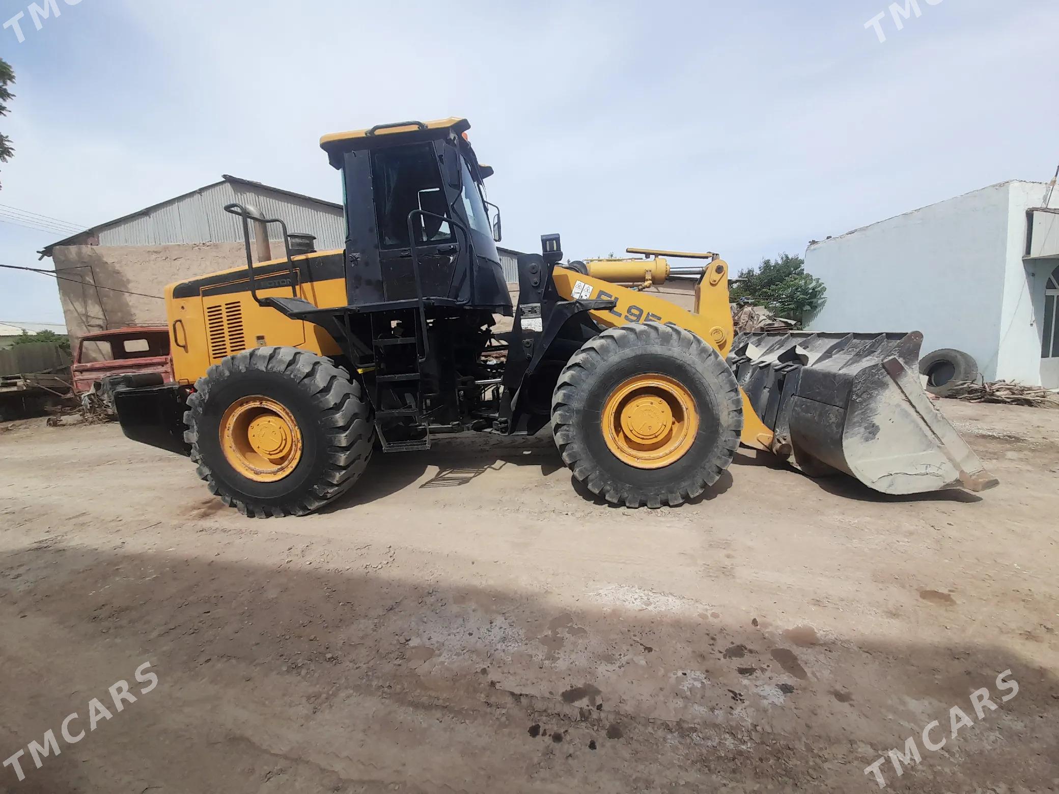 XCMG LW500F 2011 - 450 000 TMT - Дянев - img 1