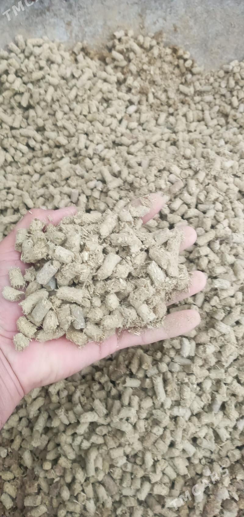 ýandak (комбикорм) - Бахарден - img 1