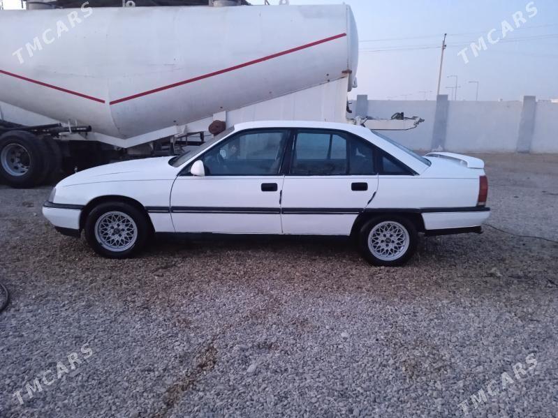 Opel Omega 1992 - 40 000 TMT - Джебел - img 1