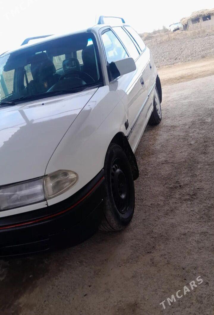 Opel Astra 1993 - 45 000 TMT - Губадаг - img 1