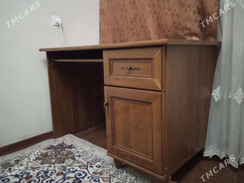 стол - Kim raýon - img 1